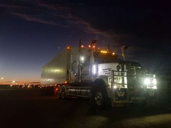 Central Australian Sidelifter Haulage gallery image 1