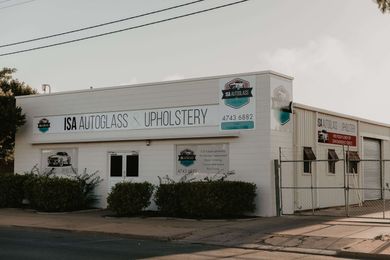 Isa Auto Glass & Upholstery gallery image 21