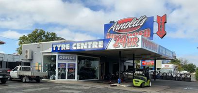 Arnold's Advanced Tyres gallery image 1