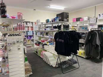 Manning Hair & Beauty Supplies gallery image 11