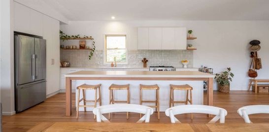 Beautiful white and timber coastal kitchen 