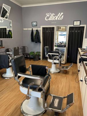 Elliott's Barber Shop gallery image 2
