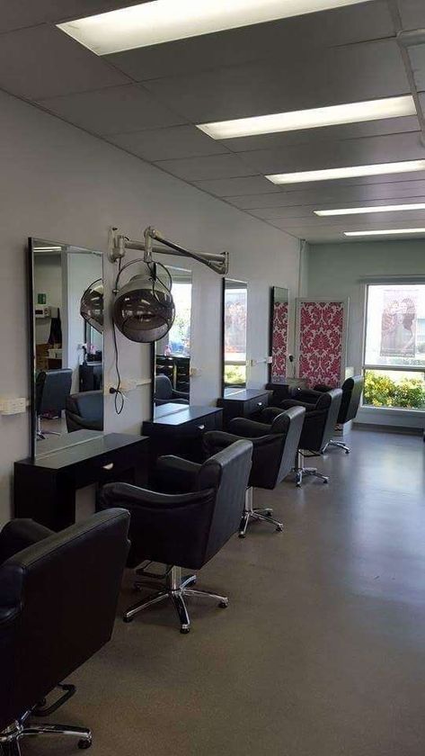 Sleek 'n' Chic Hair Boutique featured image